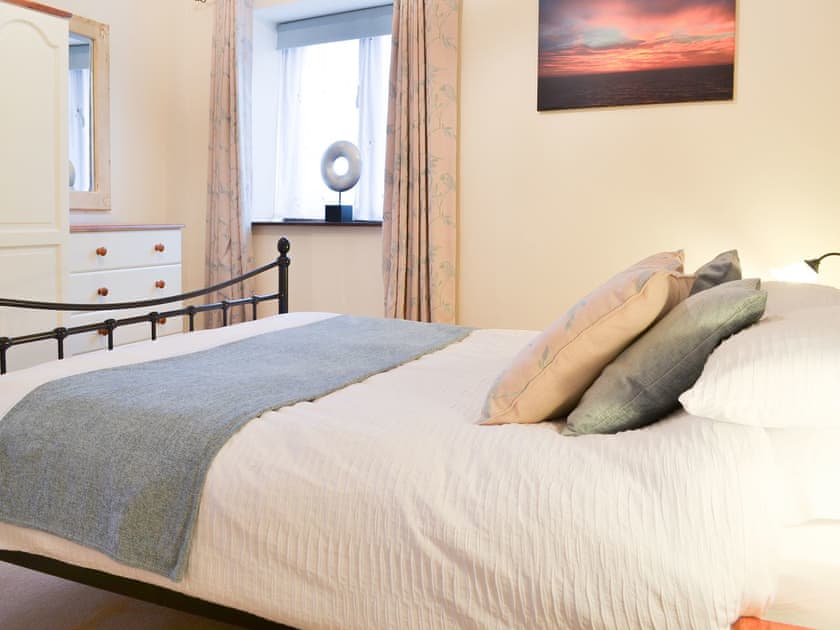 Double bedroom | Rook - Newhouse Barton, Ipplepen, near Totnes