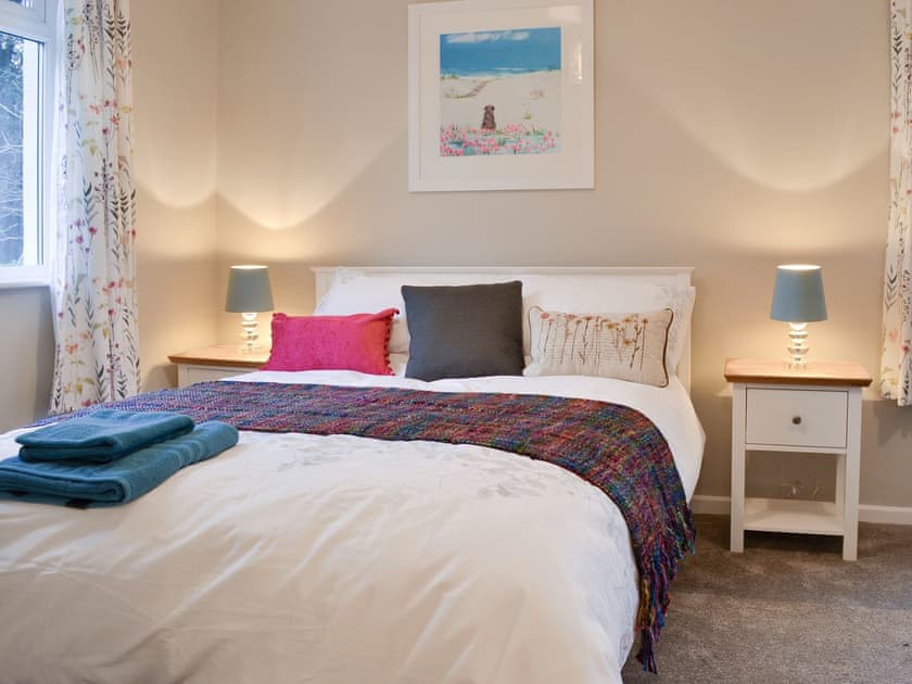 Relaxing ground floor double bedroom | Treen, Lansallos, near Looe