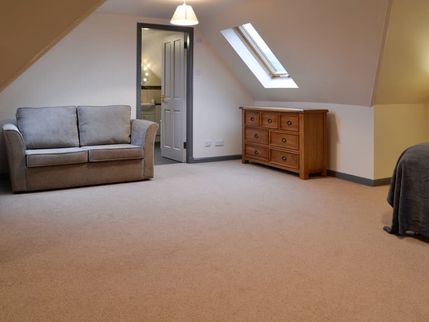 Double bedroom with en-suite bathroom | Liftingstane Farmhouse - Liftingstane, Closeburn, near Thornhill