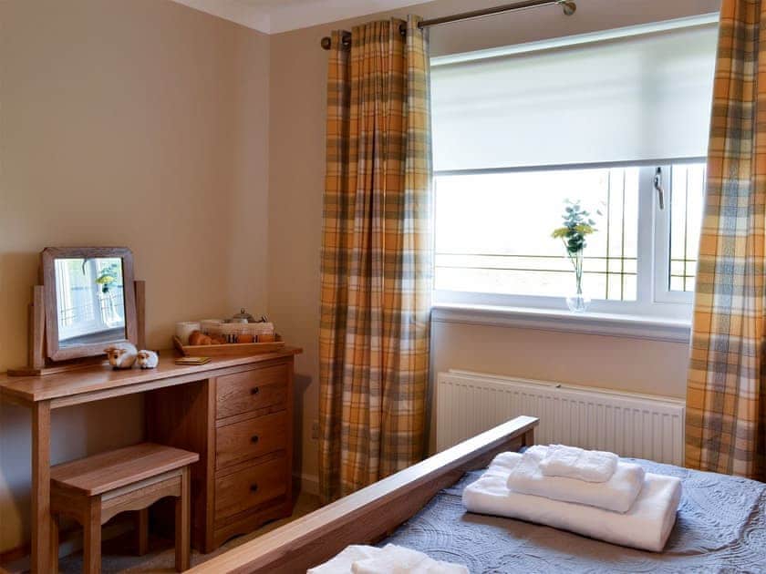 Relaxing bedroom with kingsize bed | Hillview, Gateside, near Beith