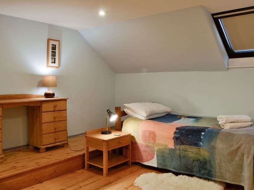 Comfortable twin bedroom | Kirkennan Mews, Palnackie, Castle Douglas