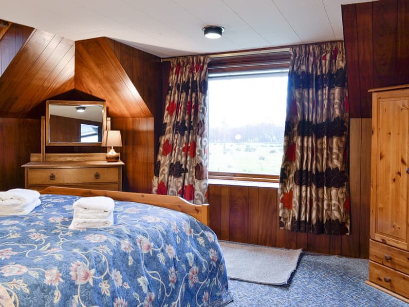 Peaceful double bedroom | Kirkennan Mews, Palnackie, Castle Douglas