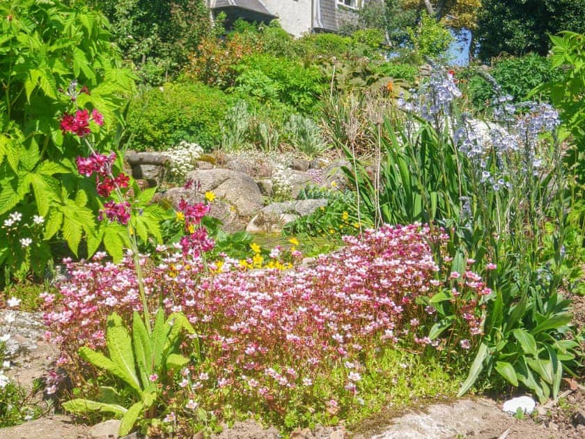 The beautiful gardens in summer | Glensaugh Lodge Apartment, Fettercairn, Laurencekirk