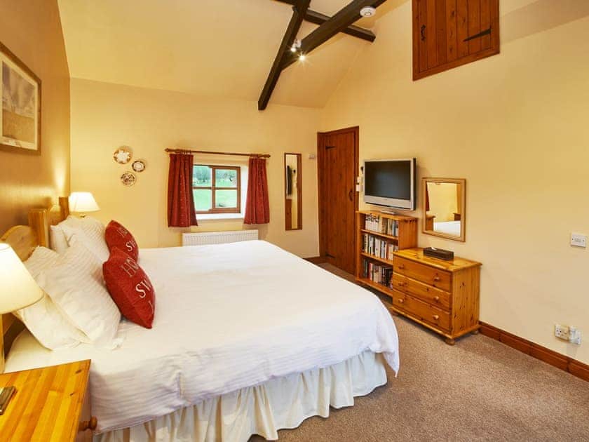 Peaceful en-suite double bedroom | Cloth Fair - Rawcliffe House Farm, Stape, near Pickering
