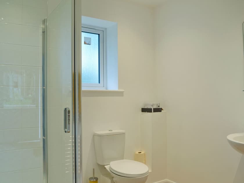 Well presented shower room | Swallows - Tawny Owls and Swallows, Godstone
