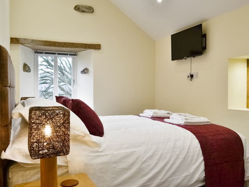 Relaxing en-suite double bedroom | Tarn Rigg Cottage - Ormathwaite Farm Cottages, Underskiddaw, near Keswick