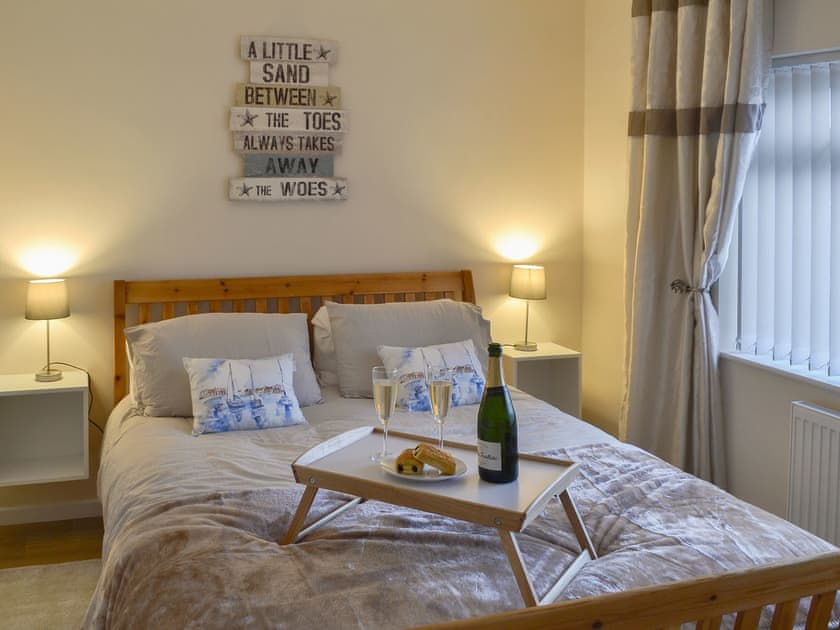 Comfy double bedroom | Hafod y Bryn, Benllech, near Llangefni
