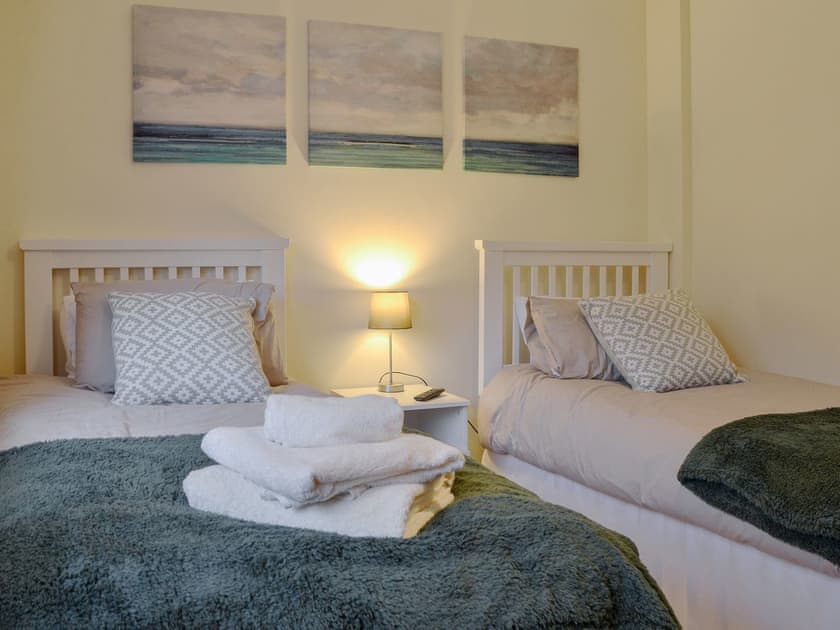 Twin bedroom | Hafod y Bryn, Benllech, near Llangefni