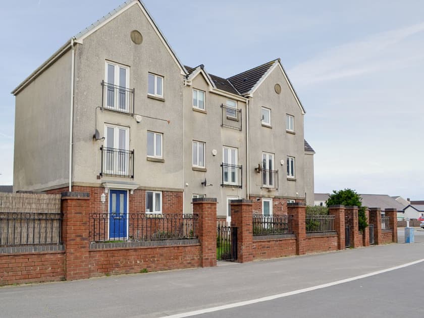 Seafront holiday homes | Beach View, Aberavon, near Port Talbot