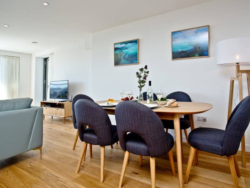Dining Area | 18 One Lusty Glaze, Newquay
