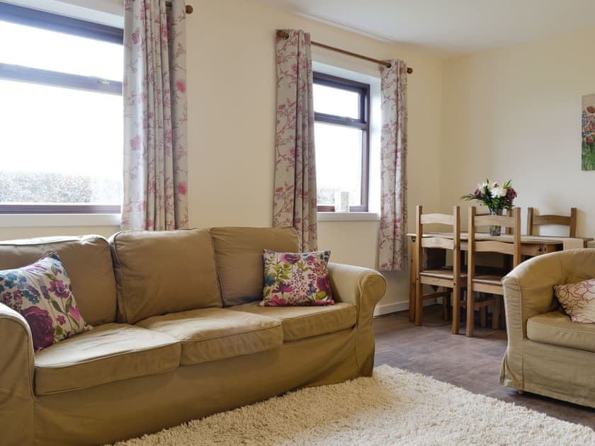 Spacious living and dining room | Beuchan Bungalow - Beuchan Farm, Keir Mill, Thornhill