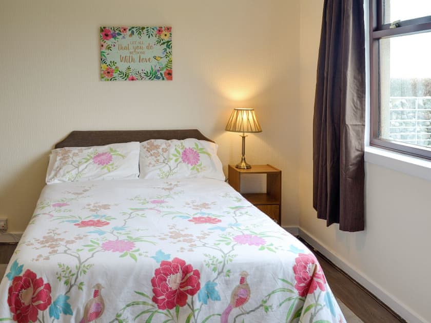 Relaxing double bedroom | Beuchan Bungalow - Beuchan Farm, Keir Mill, Thornhill
