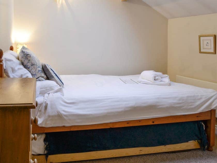 Single bedroom with useful pull-out bed | Whisper Cottage, Hebden near Grassington