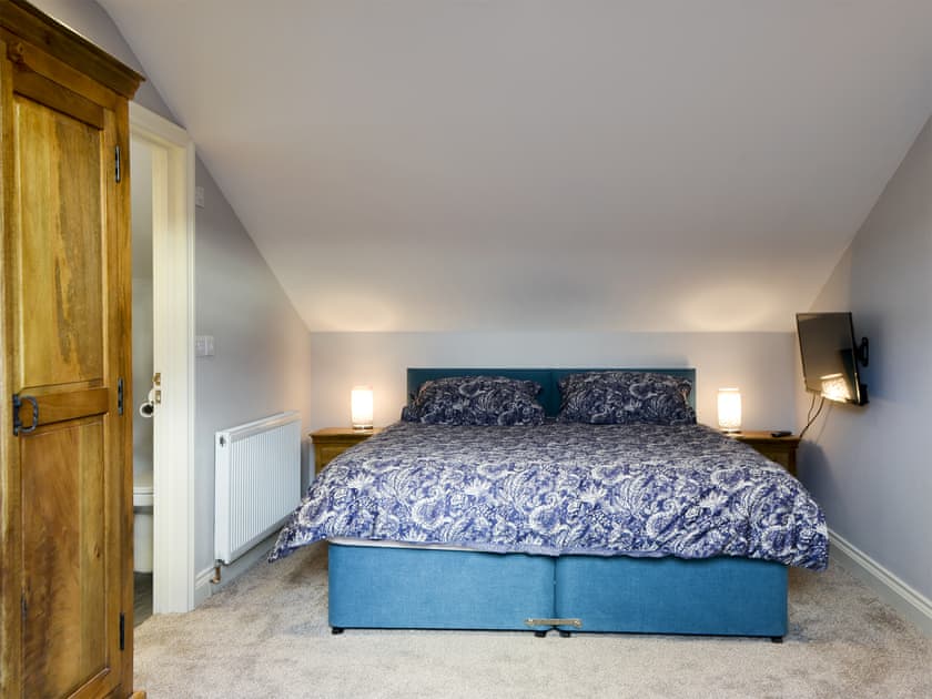 Bedroom with zip and link super kingsize bed  | Brewers Cottage, Near Hexham