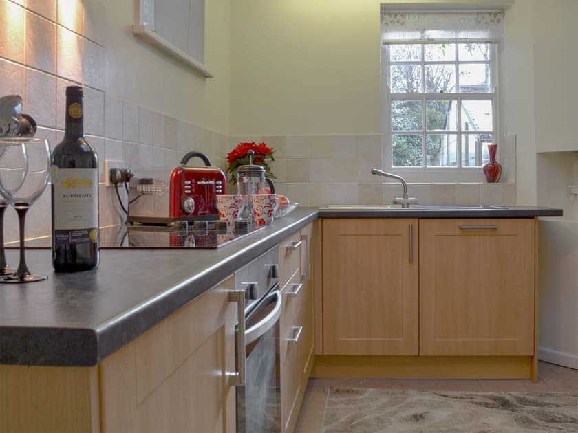 Kitchen | Isolda’s - Lanwithan Manor Apartments, Lostwithiel