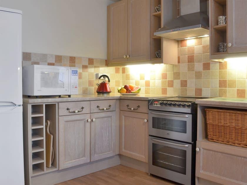 Well equipped kitchen/ dining room | Tristan’s - Lanwithan Manor Apartments, Lostwithiel
