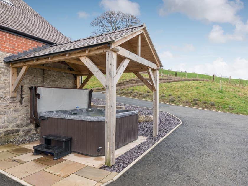 Hot tub | Y Beudy, Pwllglas, near Ruthin