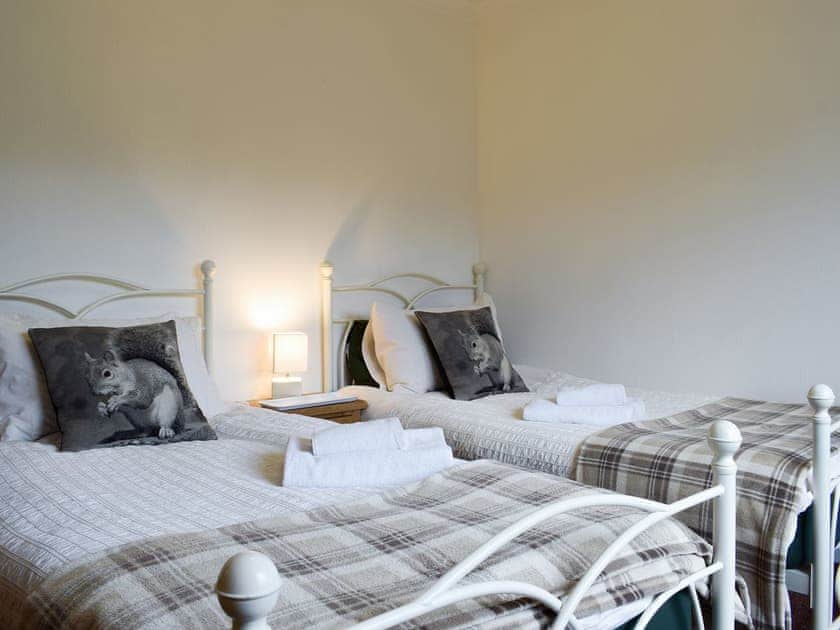 Comfortable twin bedroom | Tigh Raineach, Strathyre, Callander