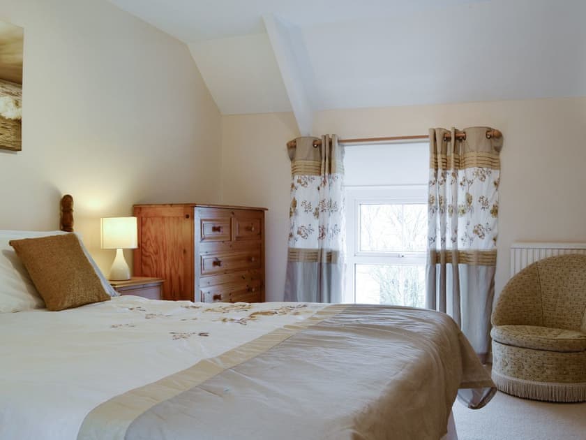Tranquil second double bedroom | Middleton Hall, Rhossilli, near Swansea