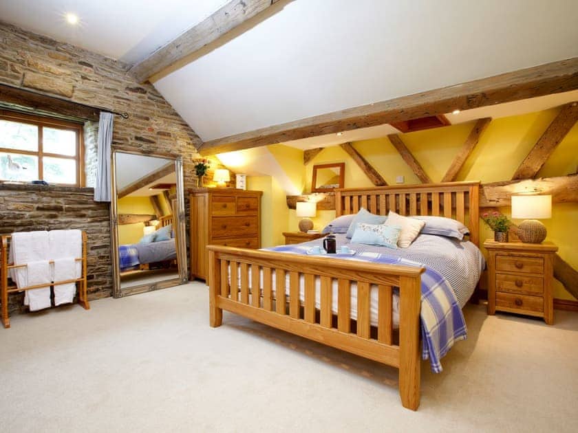 Comfortable bedroom with kingsize bed | Birch Cottage - Smallshaw Cottages, Millhouse Green, near Penistone