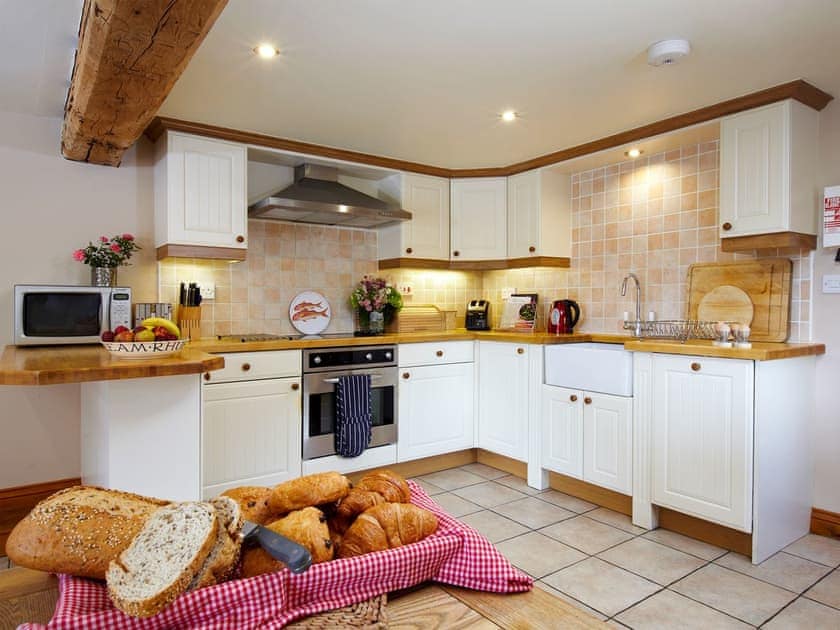 Kitchen and dining area | Rowan Cottage - Smallshaw Cottages, Millhouse Green, near Penistone