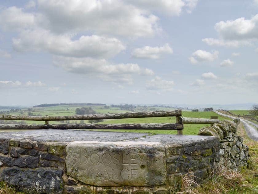 Access track to cottage | Boosley Grange Cottage, Fawfieldhead, near Buxton
