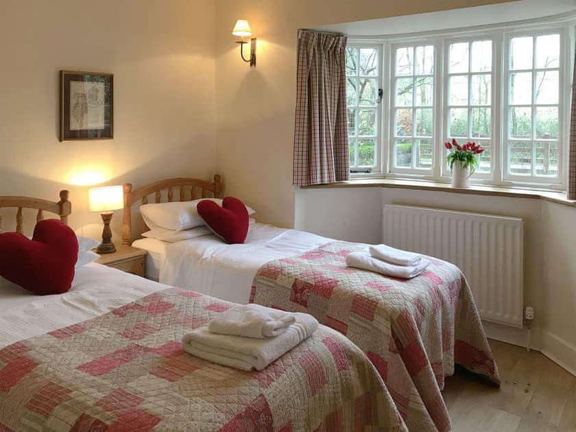 Twin bedroom | Overwater Lodge, Bassenthwaite Lake