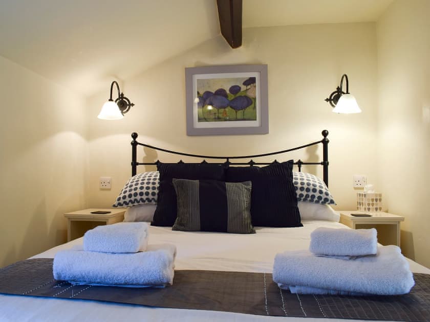 Relaxing double bedroom | A Stone’s Throw Cottage, Ambleside