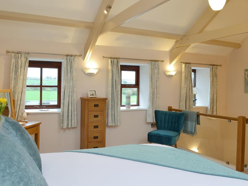 Light and airy double bedroom | Dew Cottage, St Buryan, near Sennen
