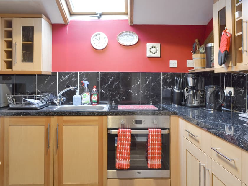Fully appointed fitted kitchen | Silk Hill Stables, Whaley Bridge near Buxton