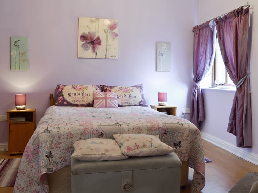 Relaxing double bedroom | Silk Hill Stables, Whaley Bridge near Buxton