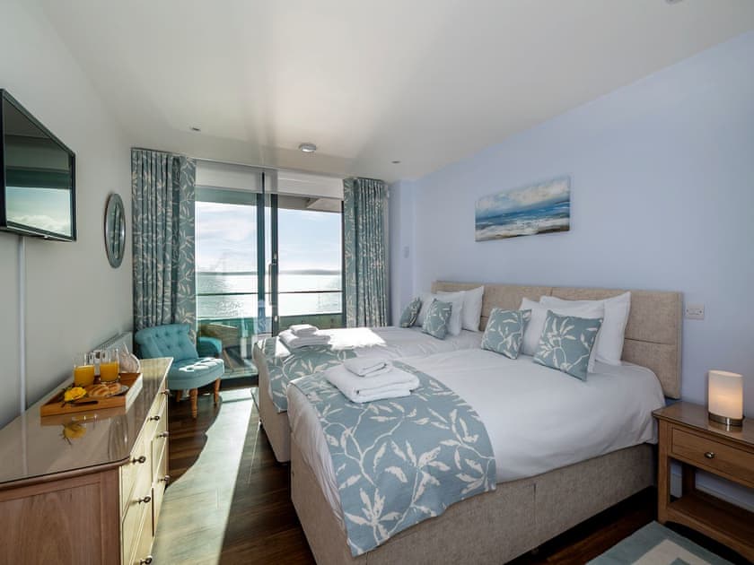 Charming twin bedroom with sea views | Bay View Abbey Sands, Torquay