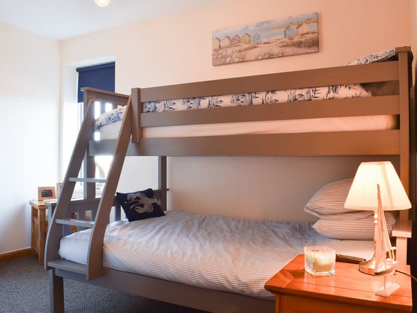 Children’e bunk bedded room | Mariner’s Cottage, Skinningrove, near Staithes