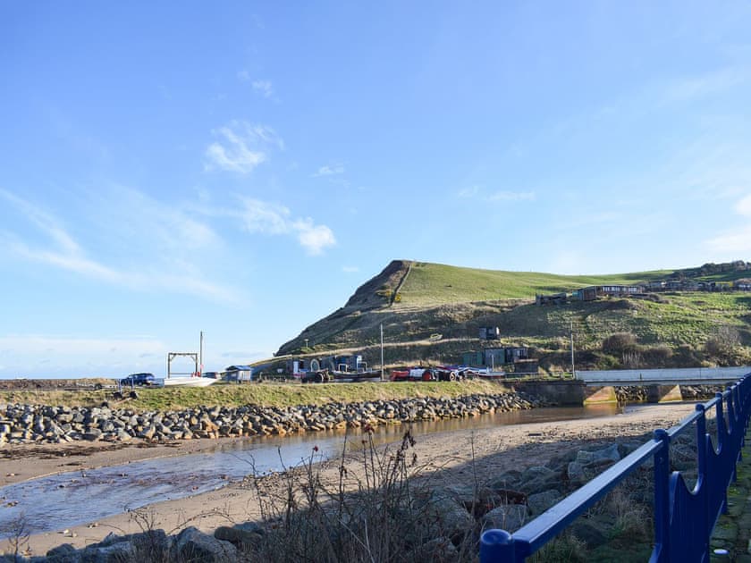 Great view of the Yorkshire coastline | Mariner’s Cottage, Skinningrove, near Staithes