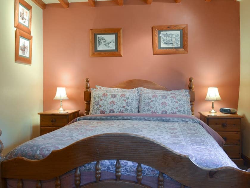 Relaxing en-suite double bedroom | Old Barn Cottage, Lockton near Pickering