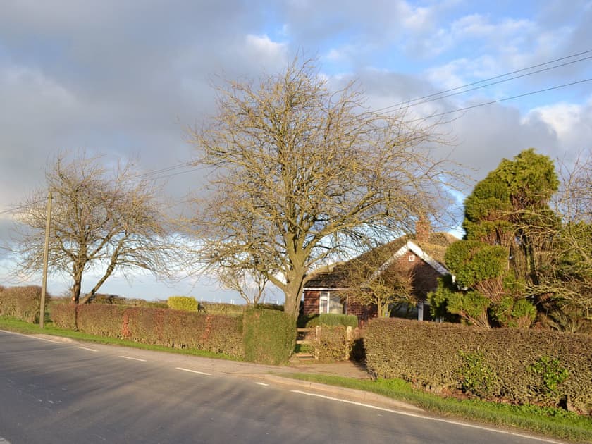 Attractive detached bungalow | Wayside Cottage, North Frodingham, near Driffield