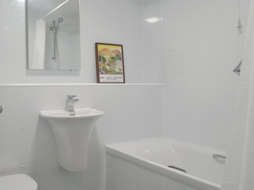 Bathroom | 6 Elm Court, Keswick