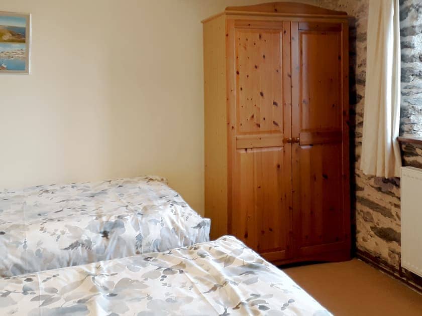 Twin bedroom | The Shippen, East Prawle