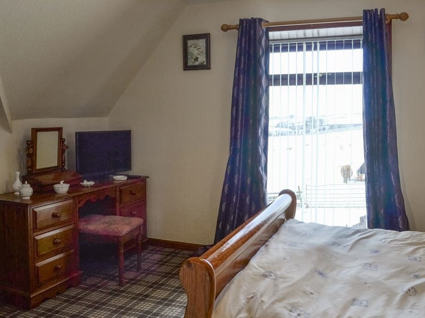 Dressing area within double bedroom | Old Stable Cottage, Uplawmoor, near Barrhead
