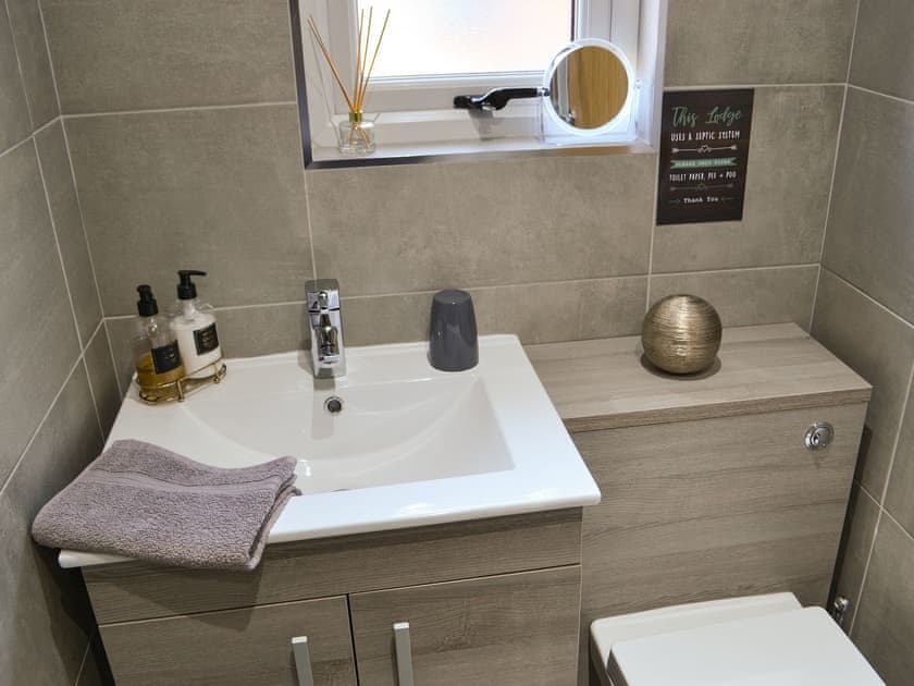 En-suite | The Hideaway, Otterburn, near Bellingham