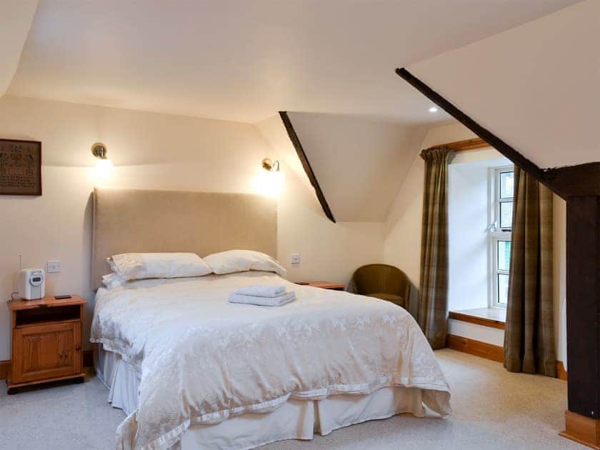 Comfortable bedroom with kingsize bed | The Stable - Ri Cruin, Kilmartin, near Lochgilphead