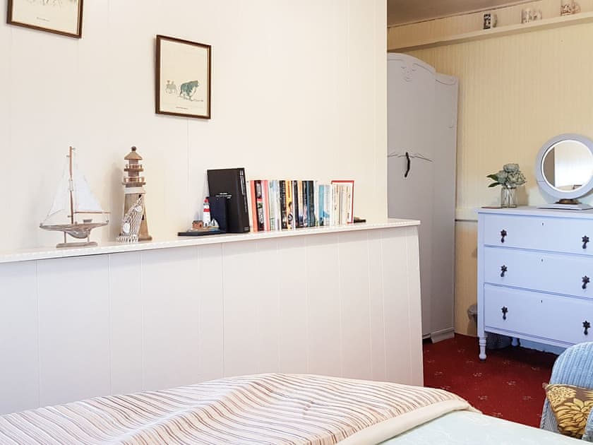 Charming bedroom with double bed | Hendy, Aberdaron, Lleyn Peninsula
