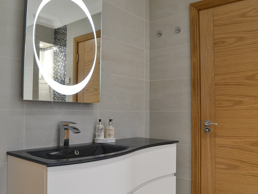Bathroom | Skipper’s Retreat, Clachan Sands, Isle of North Uist