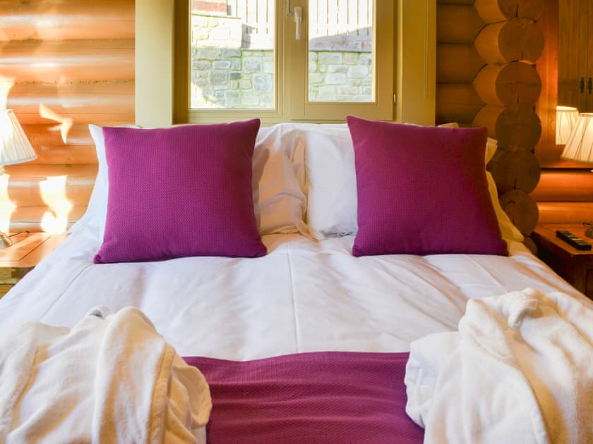 Peaceful double bedroom | Vindomora Country Lodges - Vindolanda Lodge - Vindomora Country Lodges , Ebchester, near Consett