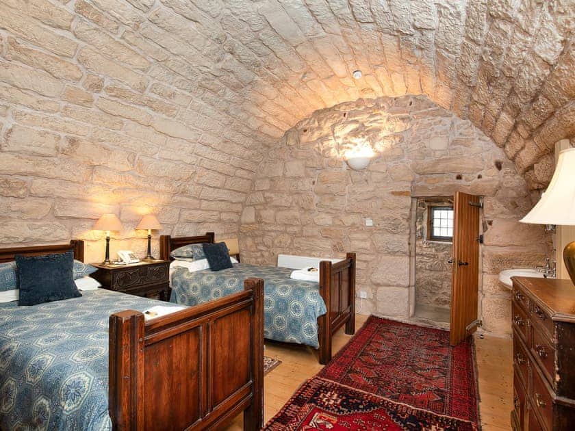 Warm and welcoming twin bedded room | Braidwood Castle - Braidwood Castle, Braidwood, near Carluke