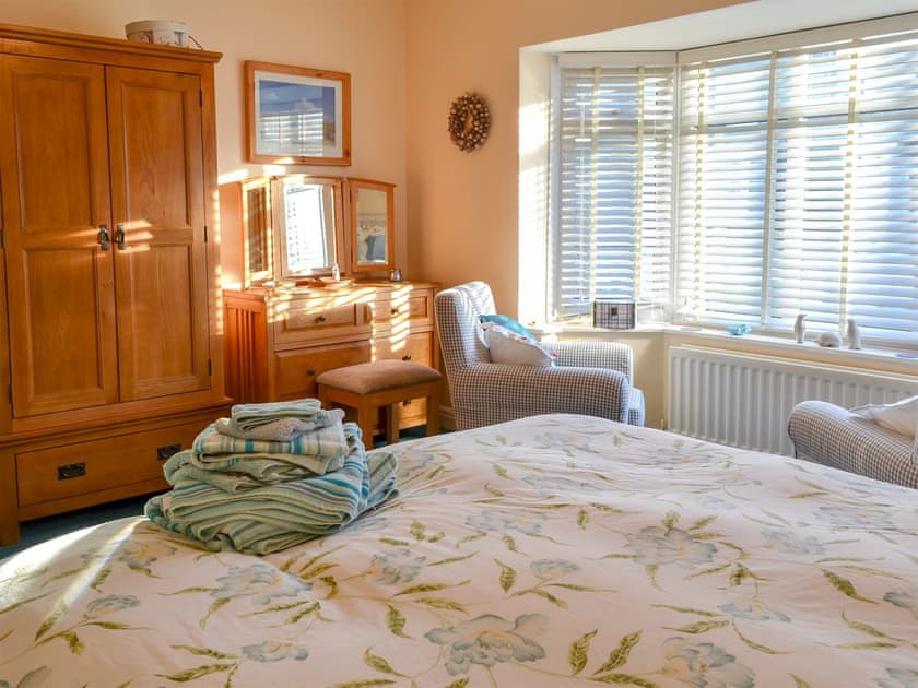 Spacious bedroom with kingsize bed | Horcum View, Lockton, near Pickering