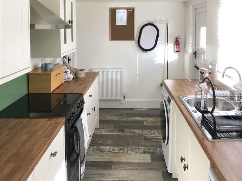Fully appointed kitchen | Tiptoe, Steeple Ashton, near Trowbridge