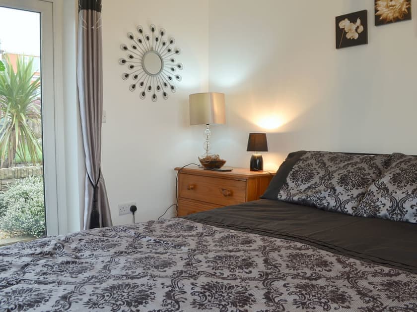 Comfortable double bedroom | Hafan, Aberffraw, Anglesey
