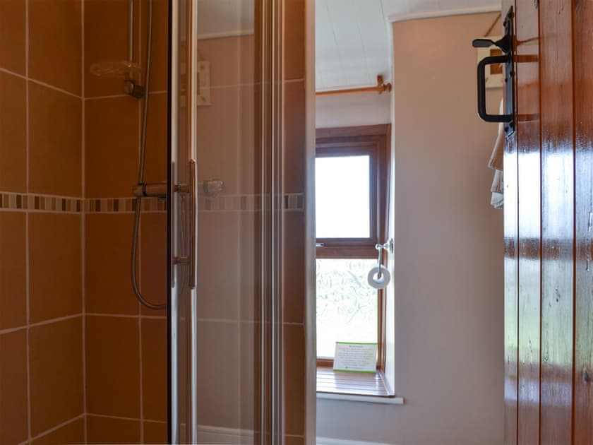 Shower room | Arddwyn, Penrhyndeudraeth, near Porthmadog