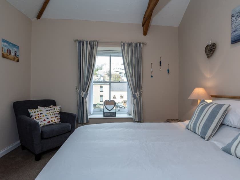 Peaceful double bedroom | Gemstone Cottage, Brixham
